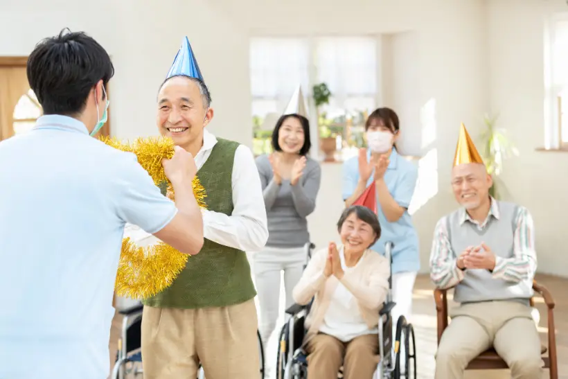 高齢者が喜ぶ人気のイベント14選！施設向けの内容をご紹介＆喜ばれるコツは？
