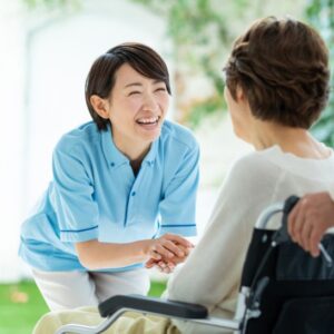 高齢者への接し方で押さえるべきポイントは？やってはいけないNG行動も紹介