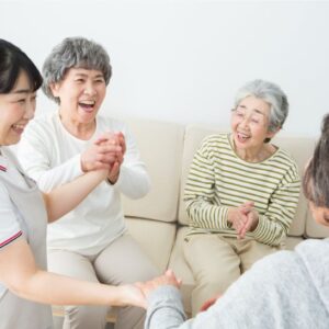 認知症におすすめのゲーム8選！1人〜大人数で楽しめるもの＆注意点も紹介